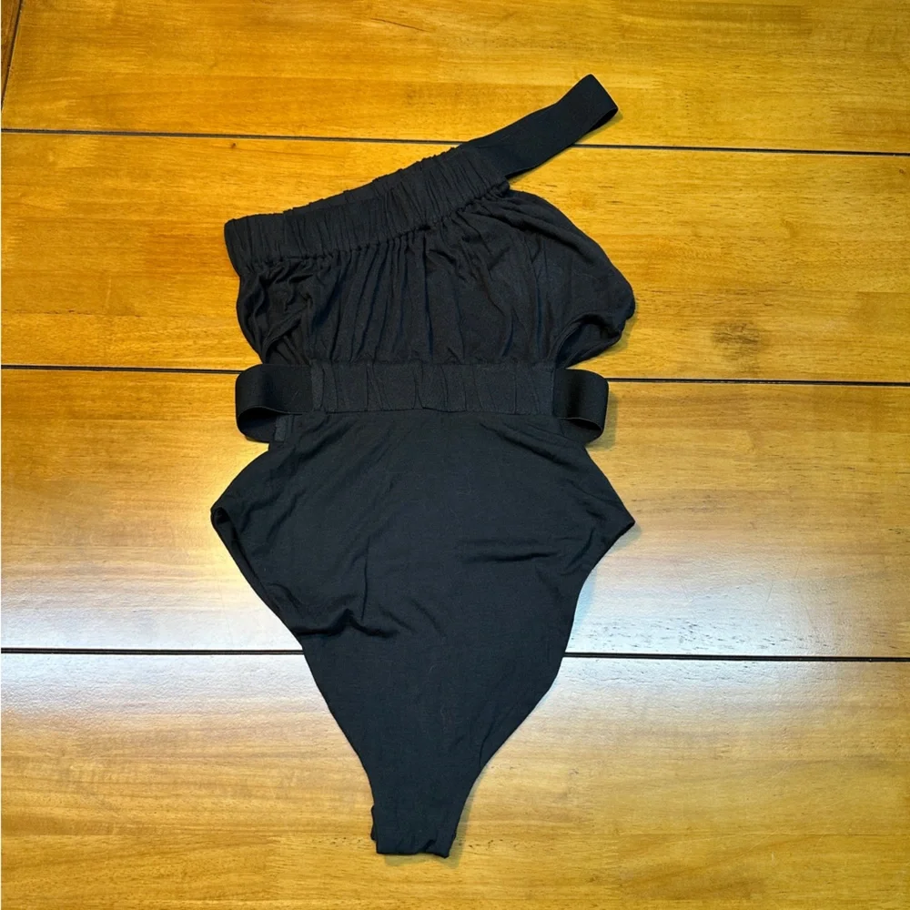 Urban Outfitters Black Asymmetrical Bodysuit - Picture 6 of 10